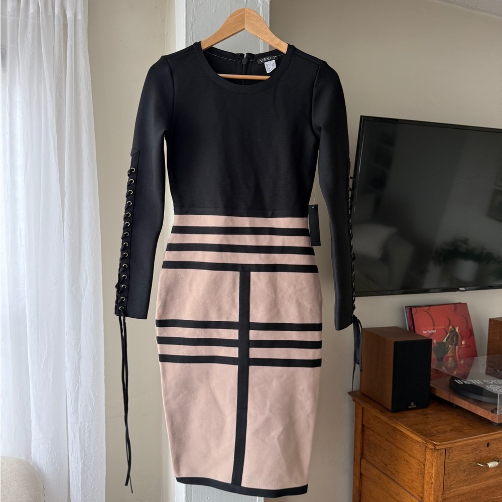 VENUS Black Beige Colorblock Bodycon Dress Lace Up Sleeve Size Small NWT